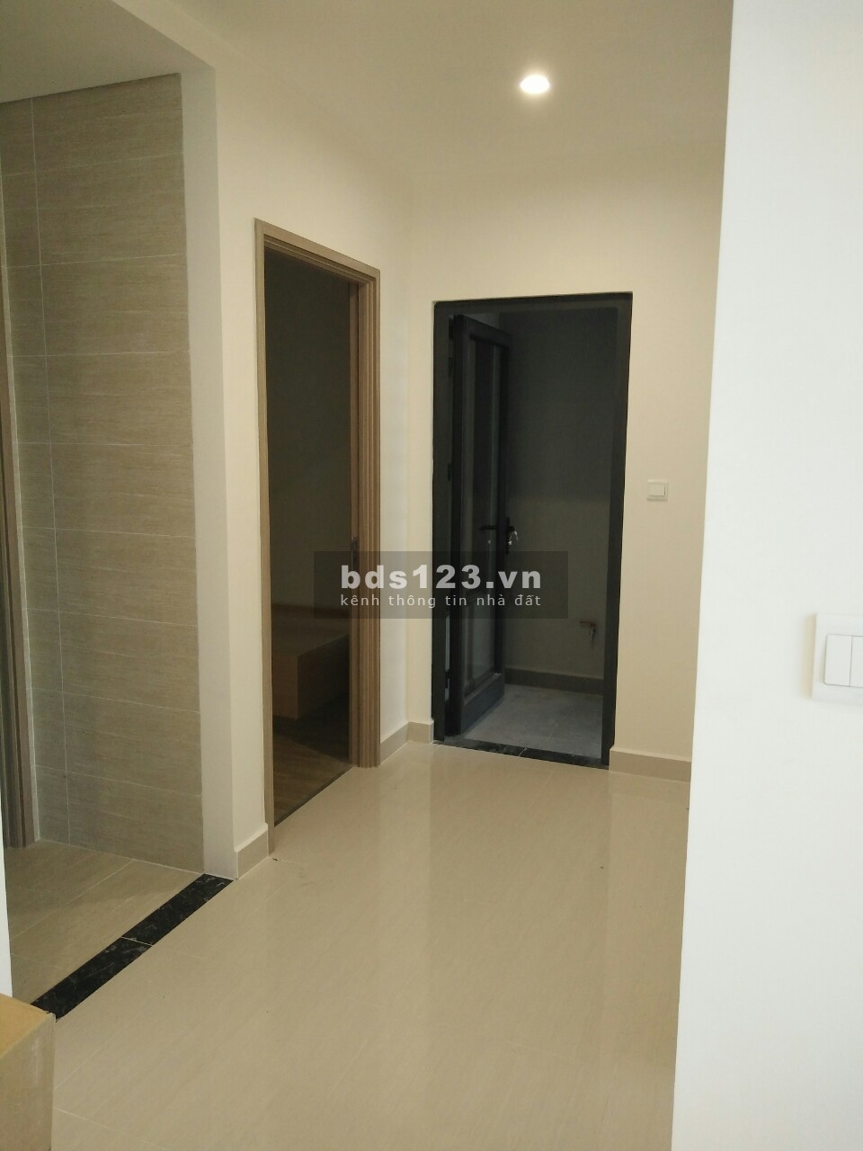 Vinhomes Smart City bán căn 2 ngủ 1 vệ sinh gần full đồ giá 2 tỷ 850bp