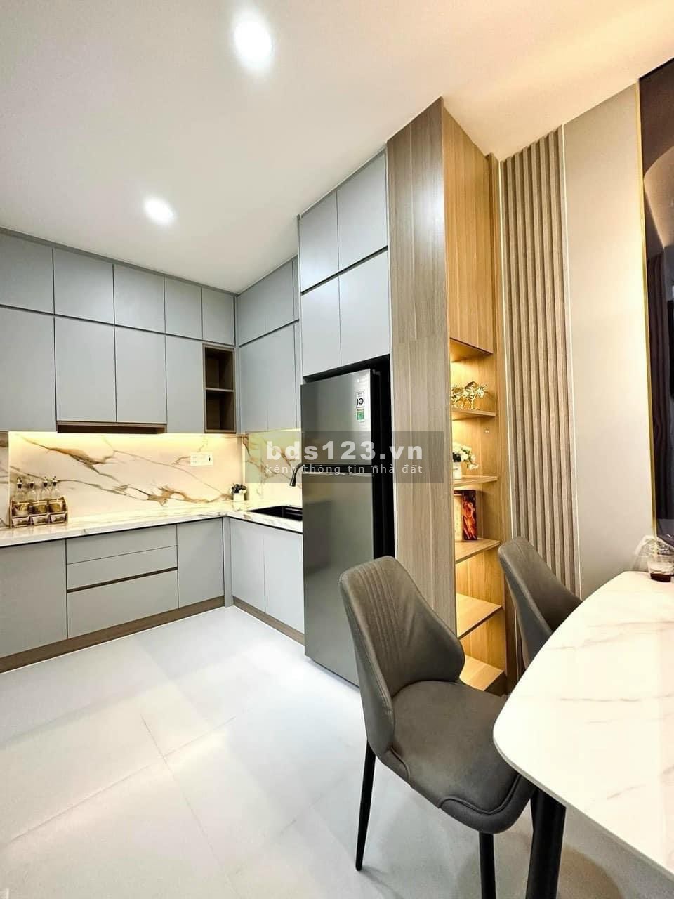 Siêu phẩm sang xịn - Nội thất xịn mịn - Sát quận 1 - Ngay Hàng Xanh