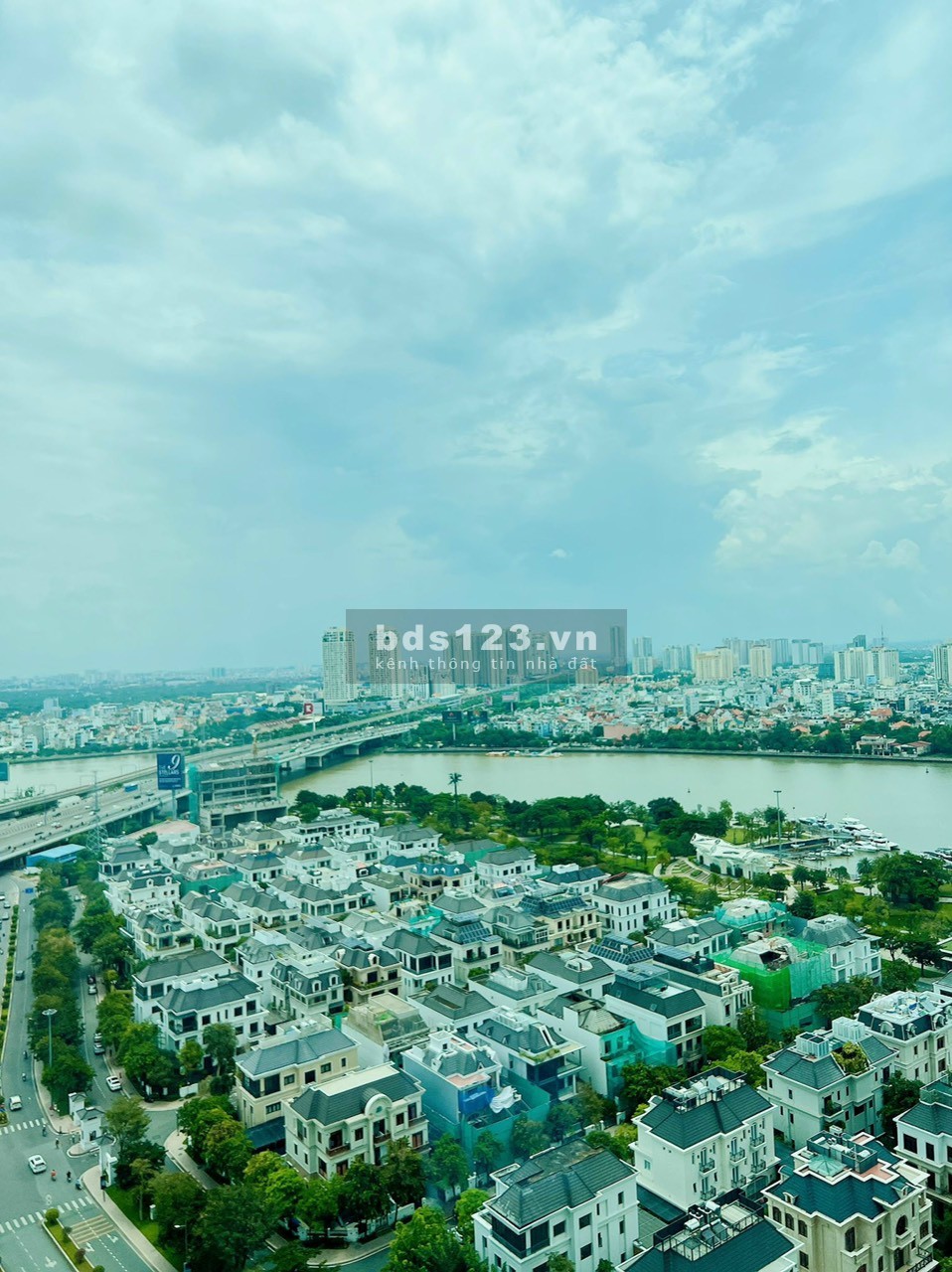Vinhomes Central Park Chính Chủ Cho Thuê Căn Hộ 2 pn 2 wc Full nội thất 80m2 view sông