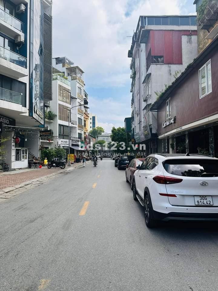 Bán nhà mặt phố kinh doanh Chùa Quỳnh 50m, 7 tầng, mt 3.7m, giá 16.8 tỷ.
