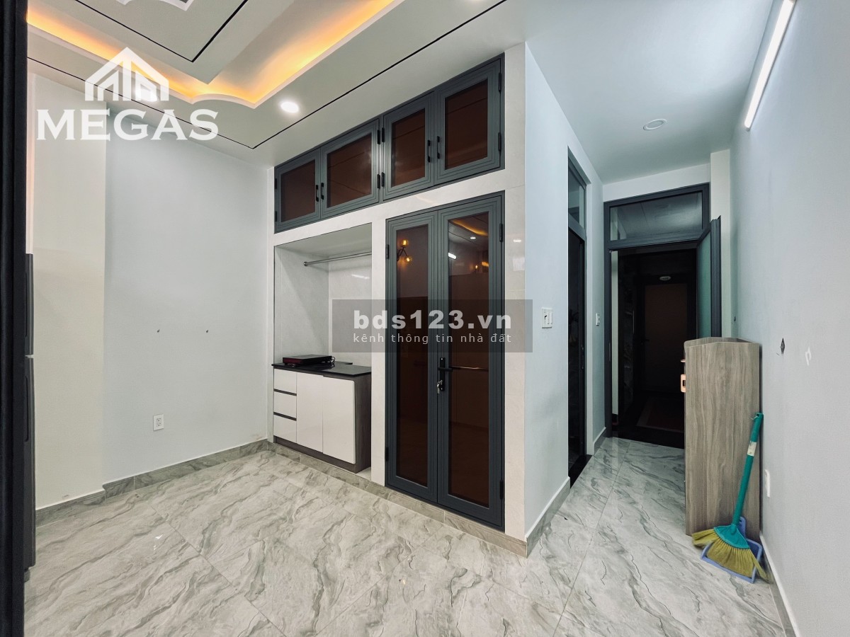 Căn hộ 1 phòng ngủ, full nội thất, ban công riêng ngay Phan Văn Hớn