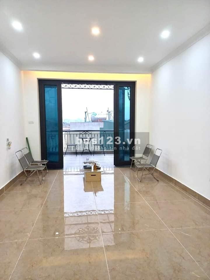 Bán nhà mặt phố kinh doanh Chùa Quỳnh 50m, 7 tầng, mt 3.7m, giá 16.8 tỷ.