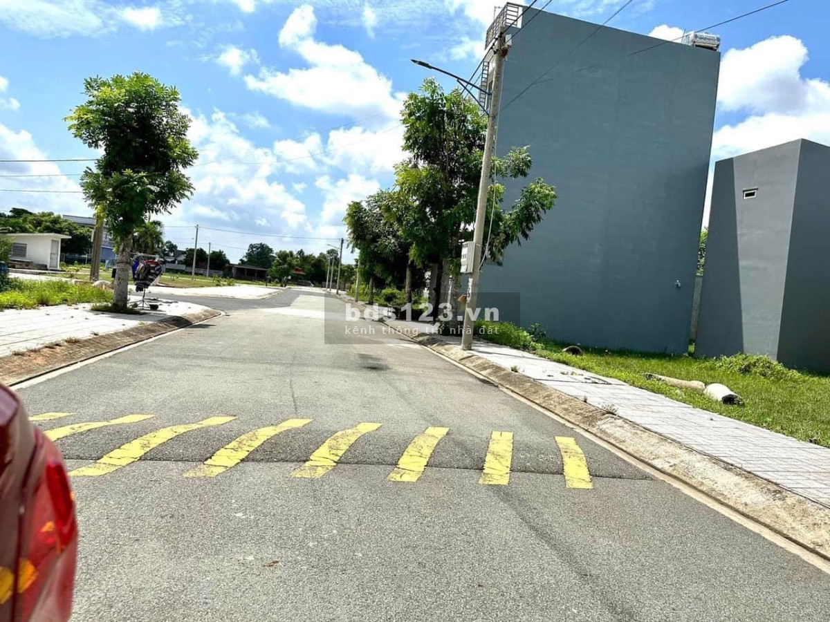 Bán gấp lô đất Cát Tường Phú Sinh 200tr/64m2 sổ hồng công chứng ngay