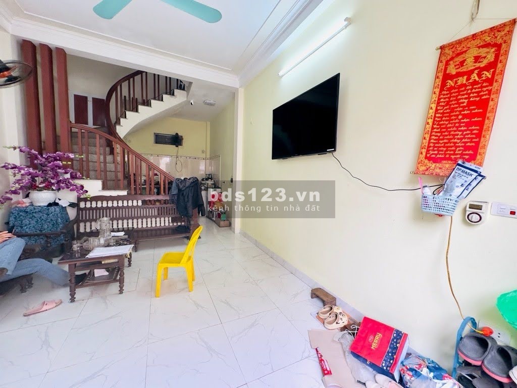 Bán nhà Thanh Lãm 34M, 5 tầng, mặt tiền gần 4M, lô góc, ô tô 5M, nhỉnh 3 tỷ