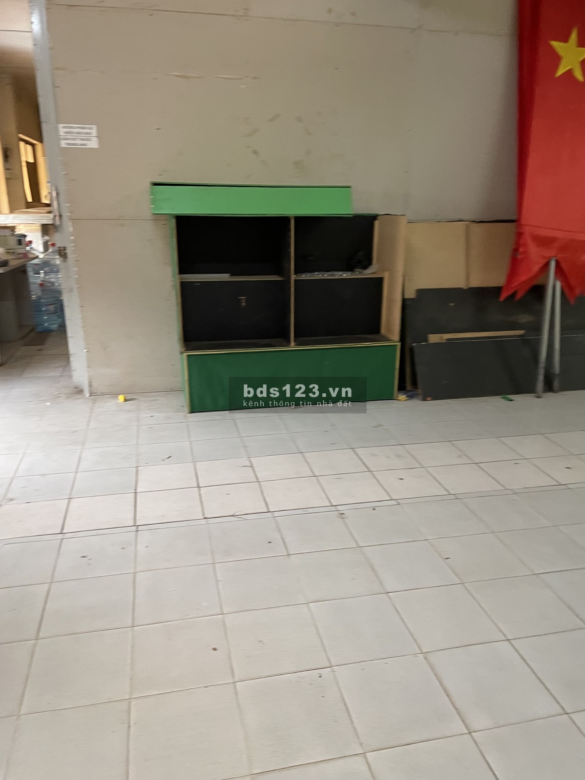 Cho thuê kho 250 mét vuông, phường 1, Tân bình, TpHCM; xe tải vào cửa kho, giá 30 triệu