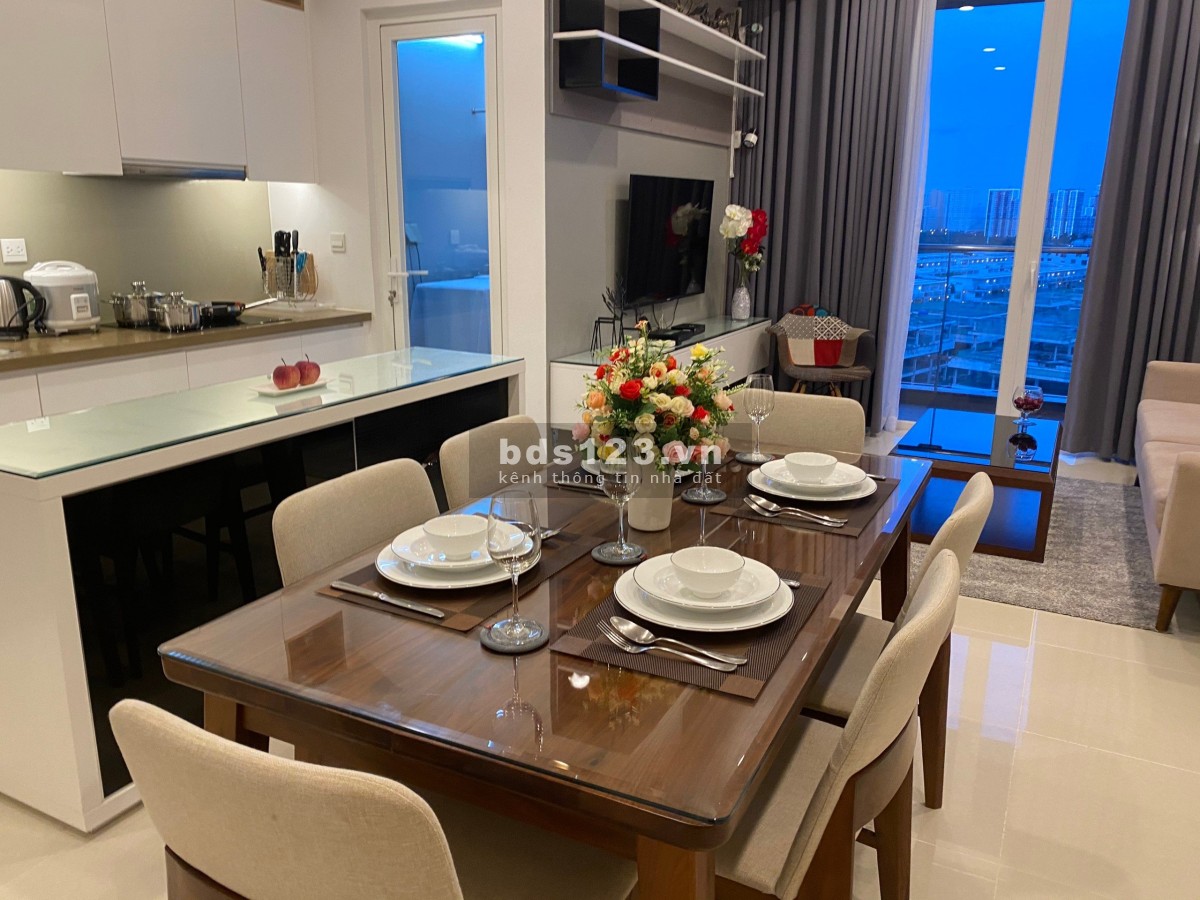 Cho thuê 2PN Sarimi nội thất cao cấp - View công viên