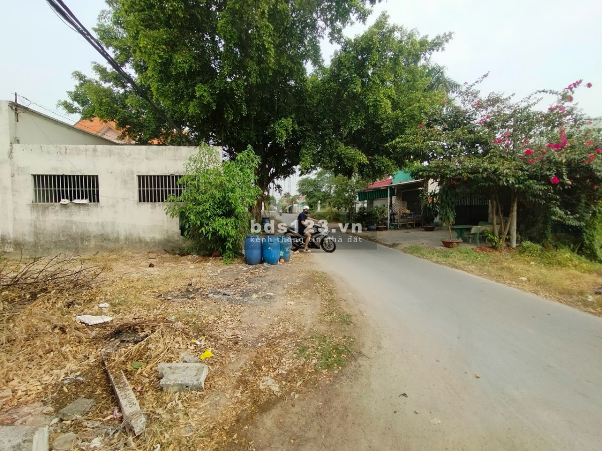 Bán lô đất 162m full thổ 1/ đường TL15 Phú Hòa Đông Củ Chi GIÁ 1ty380