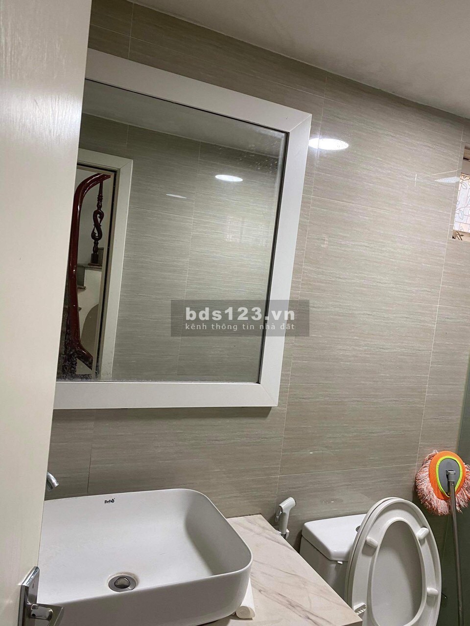 Bán Nhà trong ngõ 28, diện tích 52m2, 5 tầng, mặt tiền 4.2m