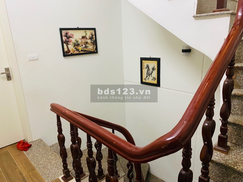Bán Nhà trong ngõ 28, diện tích 52m2, 5 tầng, mặt tiền 4.2m