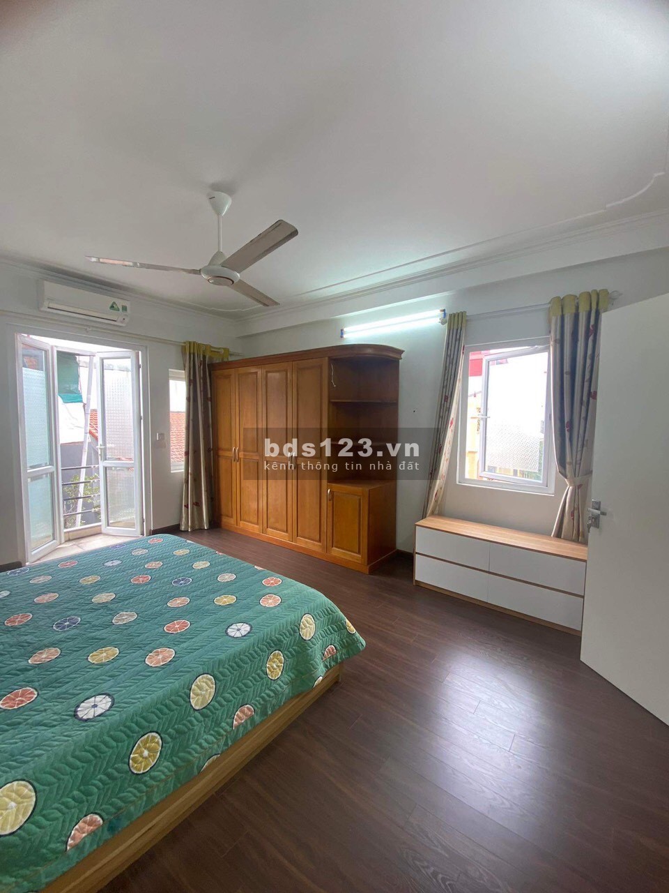 Bán Nhà trong ngõ 28, diện tích 52m2, 5 tầng, mặt tiền 4.2m