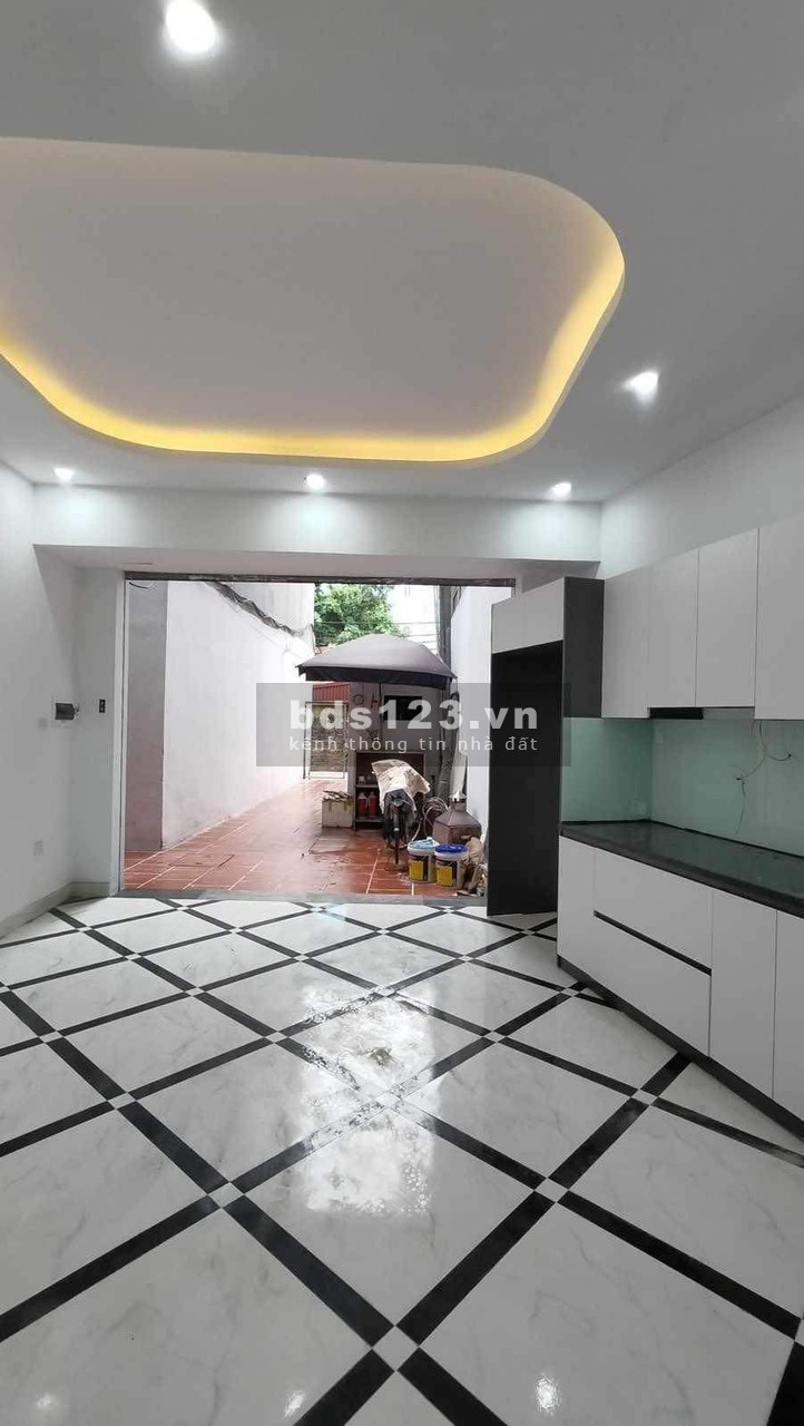 Cần bán nhà mặt phố Kim Giang, Hoàng Mai 32m2, 6 tầng, 5.5 tỷ.