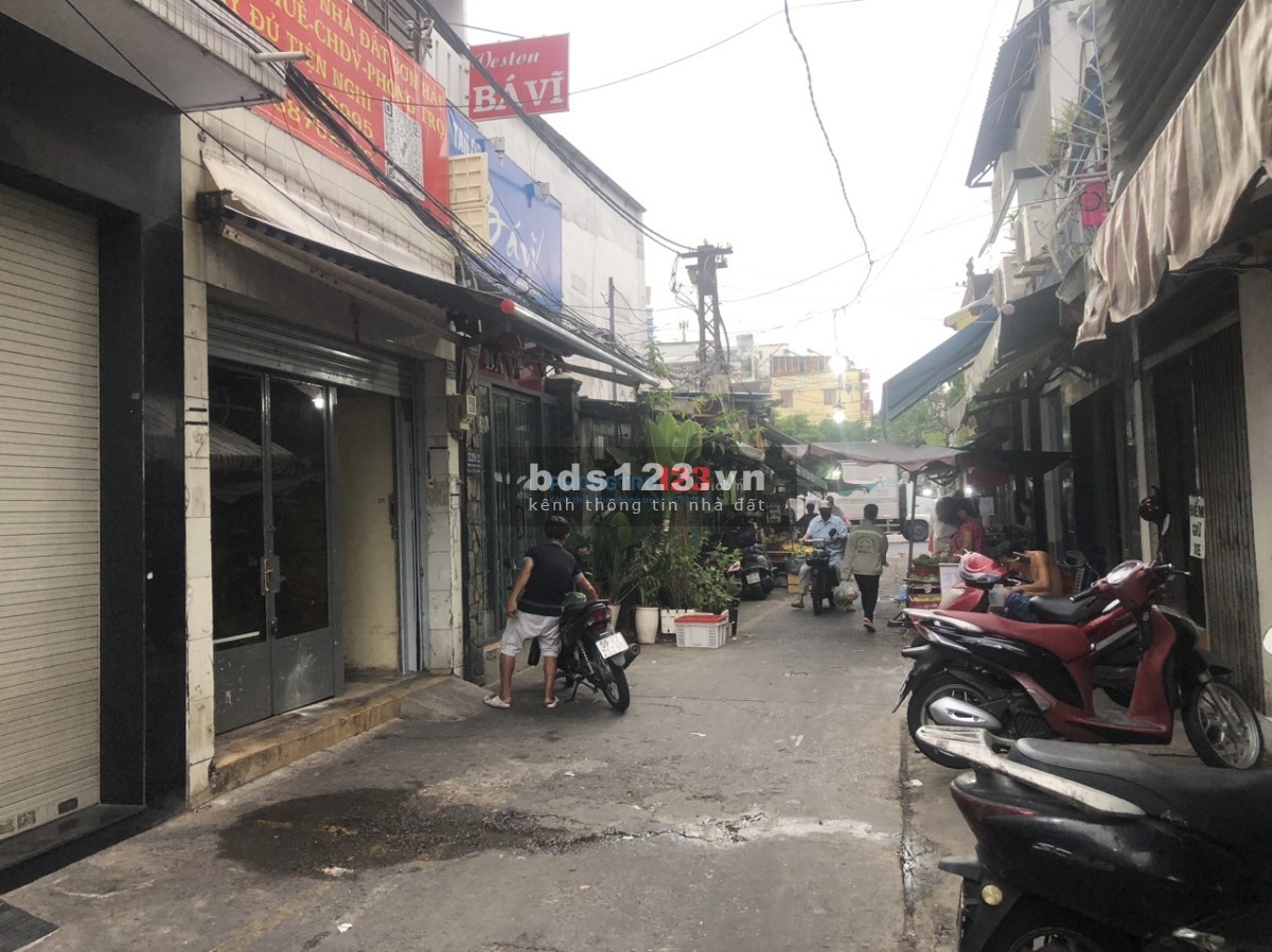 Cho thuê mặt bằng ngay chợ vườn chuối