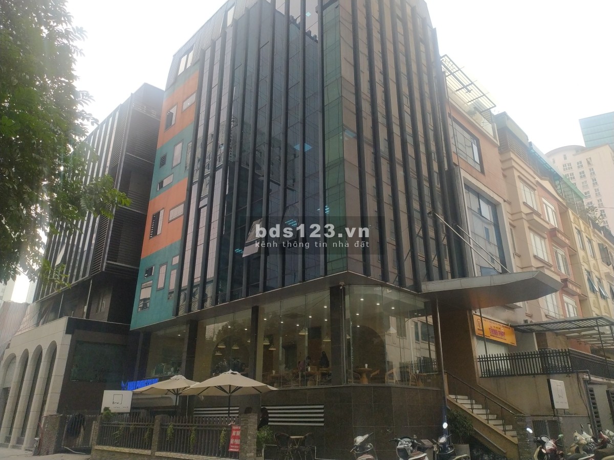 Văn phòng lô góc 3 mặt kính sẵn nội thất tại Xuân Phong Building, Trung Kính, Cầu Giấy