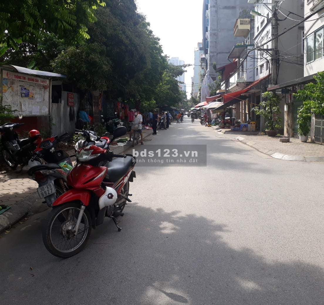 Ít nhà bán Đào Tấn rộng 57M2, 4 tầng ngõ rộng giá 7.79 tỷ
