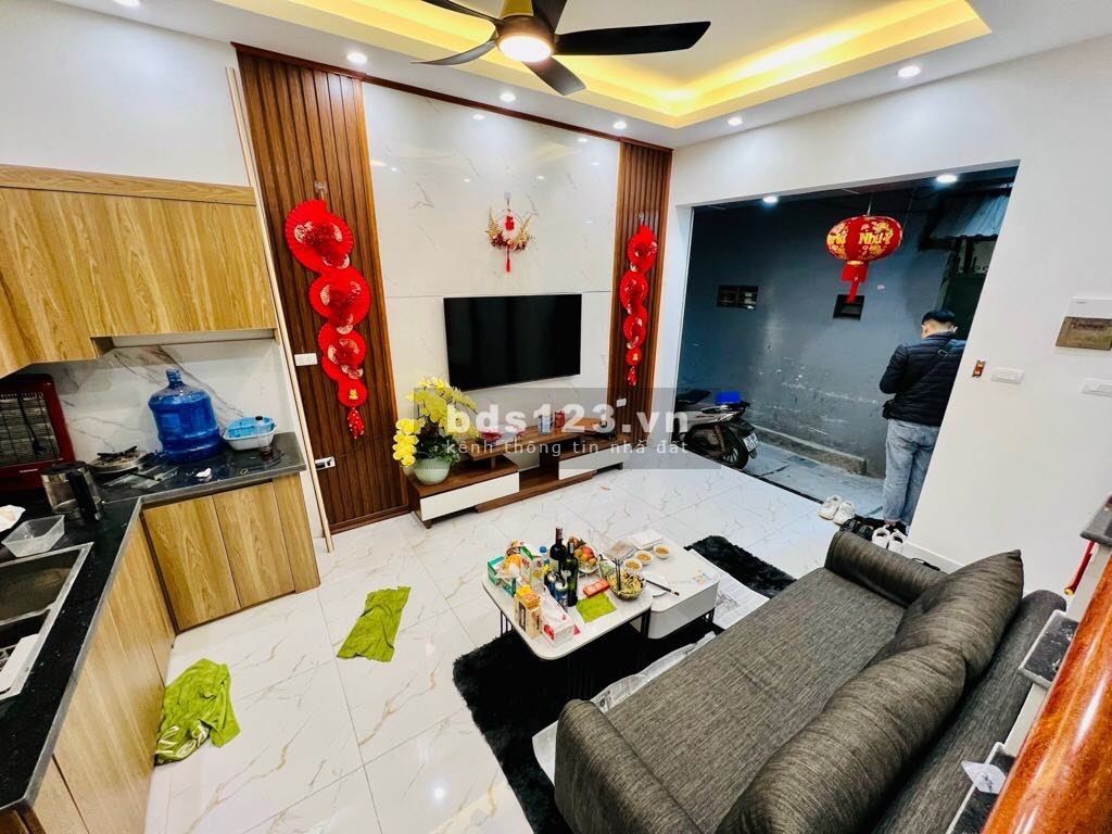 Bán nhà Cầu Giấy, thang máy, kinh doanh đỉnh, chính chủ