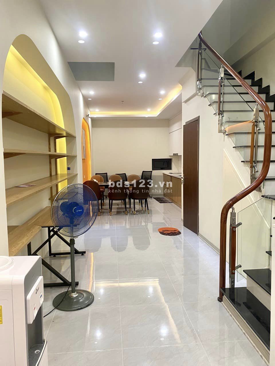 Nhà đẹp dân xây full nội thất ngã tư Sở - 20M ra đường Láng - 4 tầng - 52M - Chỉ 6.5 tỷ