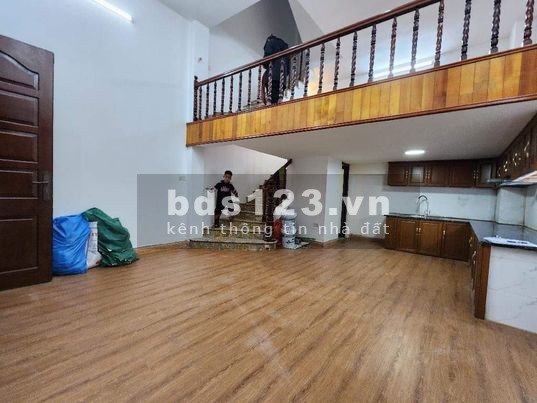 Cần bán nhà ngõ 826 phố Trương Định, Hoàng Mai, diện tích 40m2, 5 tầng, 3.9 tỷ.