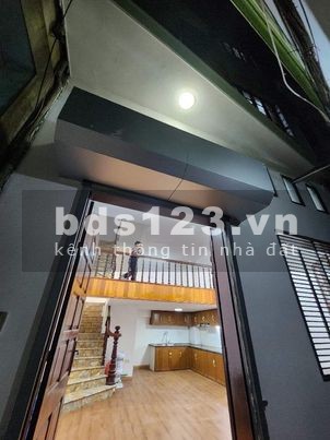 Cần bán nhà ngõ 826 phố Trương Định, Hoàng Mai, diện tích 40m2, 5 tầng, 3.9 tỷ.