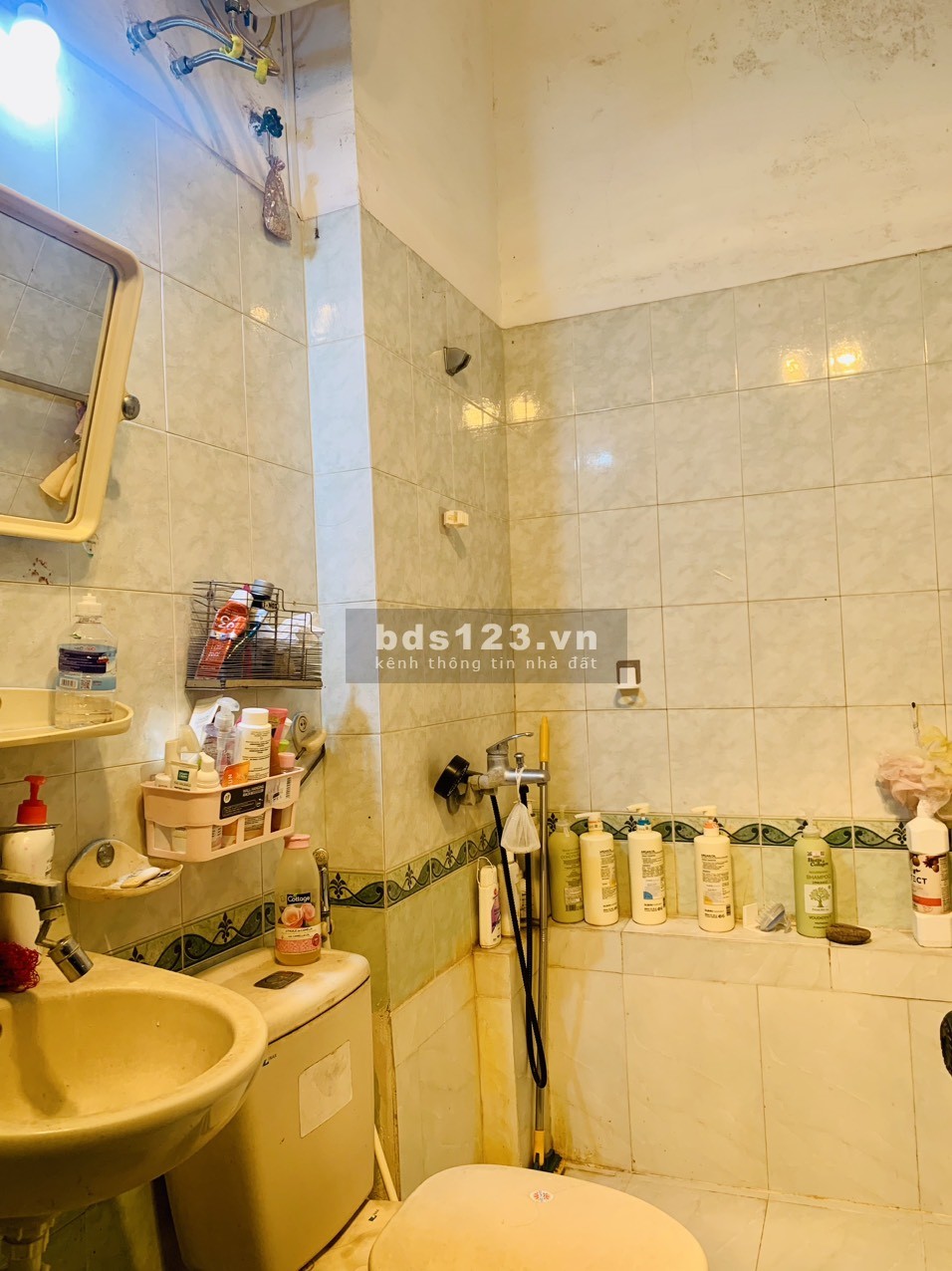 Ít nhà bán Đào Tấn rộng 57M2, 4 tầng ngõ rộng giá 7.79 tỷ