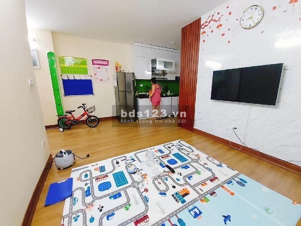 Bán nhà gần chợ Thanh Lãm 33M, 5 tầng, mặt tiền gần 4M, lô góc, ô tô 5M, nhỉnh 3 tỷ