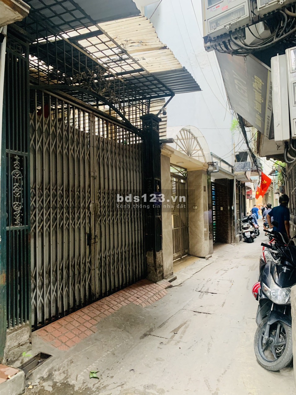 Ít nhà bán Đào Tấn rộng 57M2, 4 tầng ngõ rộng giá 7.79 tỷ