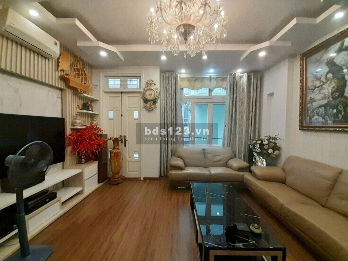 Nhà riêng phố Xa Đàn diện tích 72M2*6T, thang máy, ngõ thông gara oto KD được giá chỉ 14 tỷ.