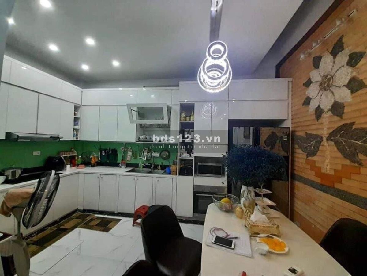 Nhà riêng phố Xa Đàn diện tích 72M2*6T, thang máy, ngõ thông gara oto KD được giá chỉ 14 tỷ.