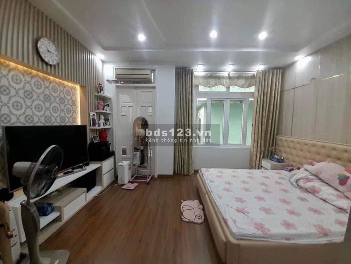Nhà riêng phố Xa Đàn diện tích 72M2*6T, thang máy, ngõ thông gara oto KD được giá chỉ 14 tỷ.