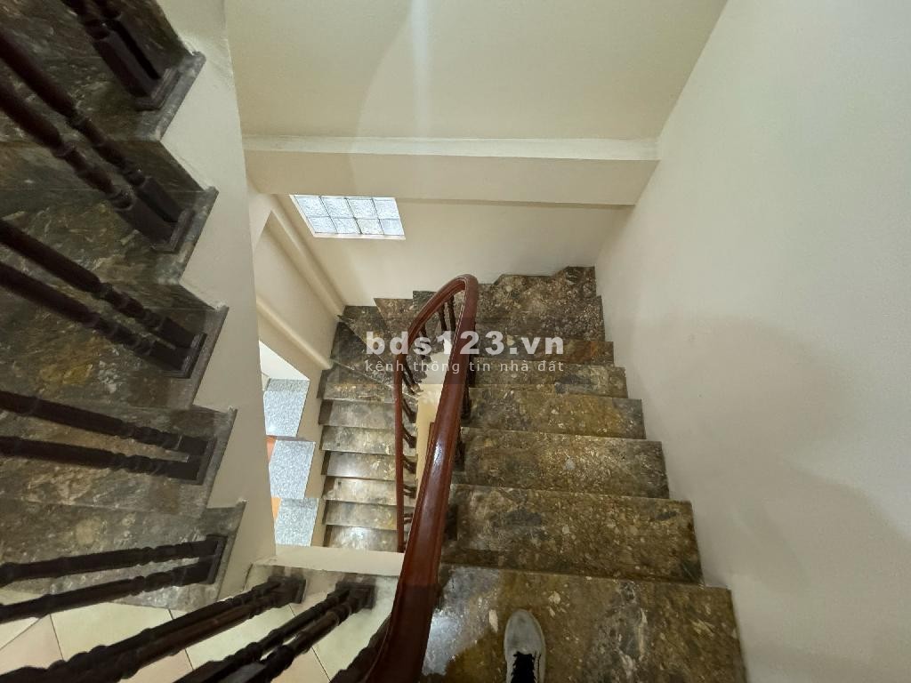 Nhà đẹp ở ngay, ngõ thông - Kinh doanh - Ô tô đỗ cửa trung tâm Hai Bà Trưng