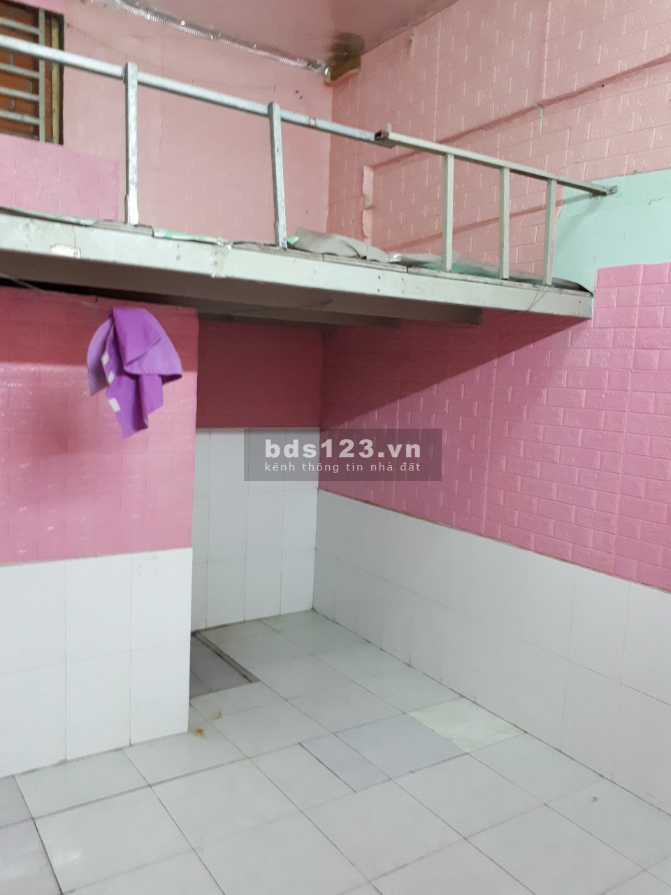 Cho thuê phòng trọ 15m2 đường Tây Sơn sát ngay chợ Tân Hương Quận Tân Phú, giờ giấc tự do.
