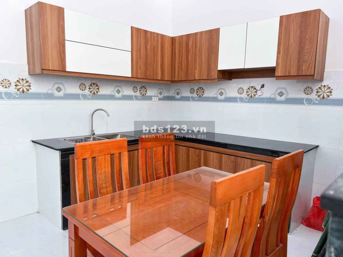 Bán nhà mới xây 1 trệt 1 lầu trung tâm Biên Hòa
