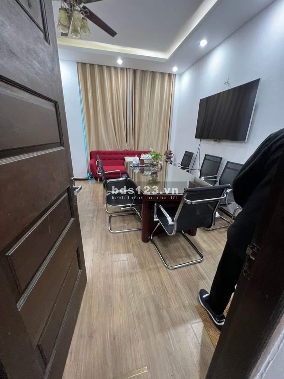 Bán nhà Đình Thôn 5 tầng thang máy ngõ rộng oto đỗ cửa giá 9.5 tỷ