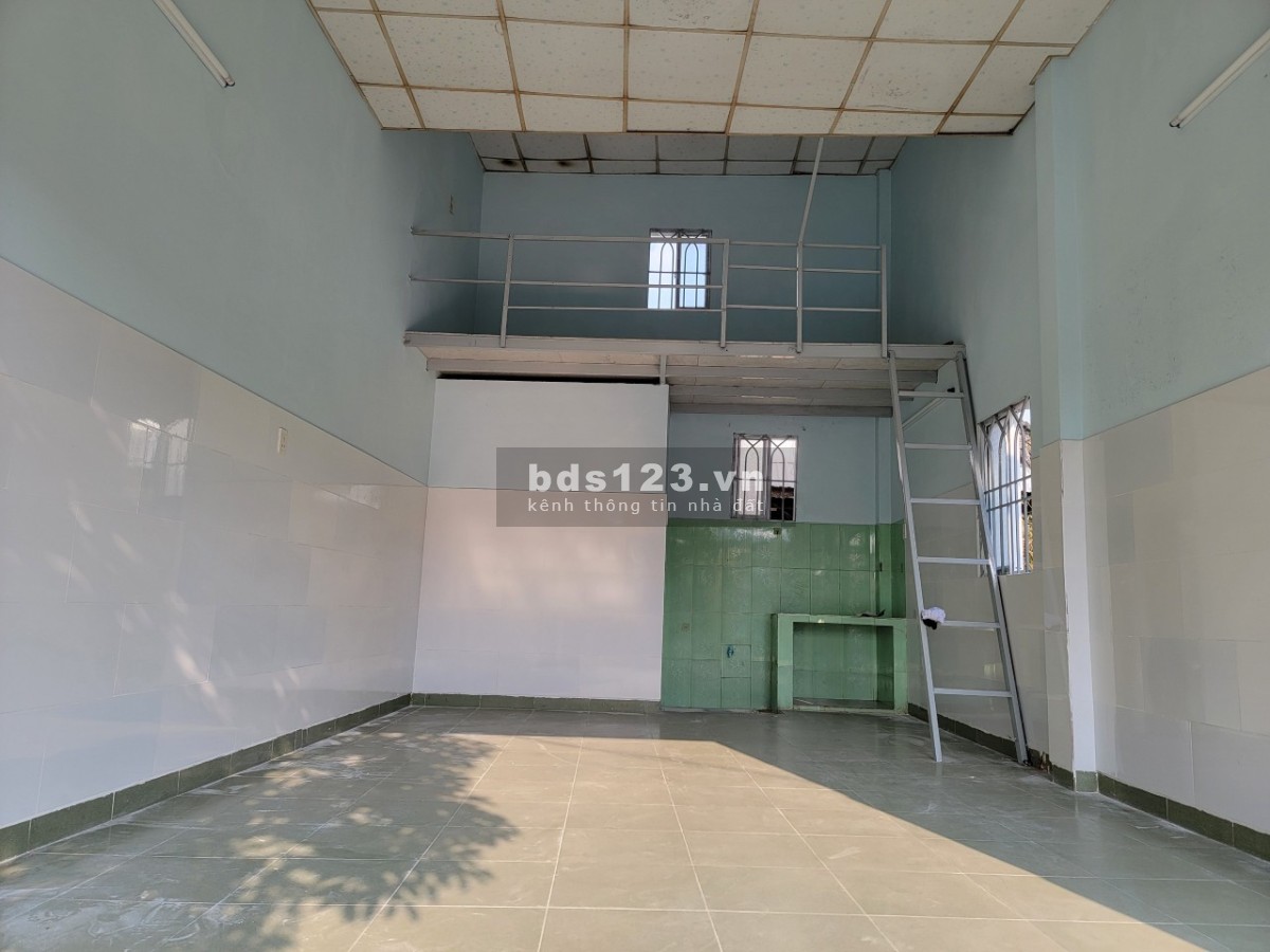 Cho thuê kiot buôn bán tấp nập, sẵn gác ở lại