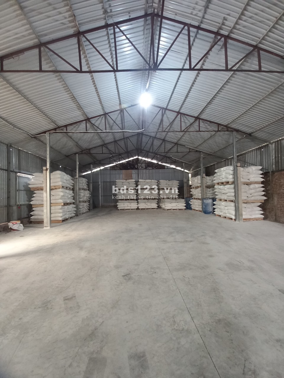 Chính chủ cho thuê kho xưởng 1121m2 tại Hoài Đức, chủ thân thiện, hài hước