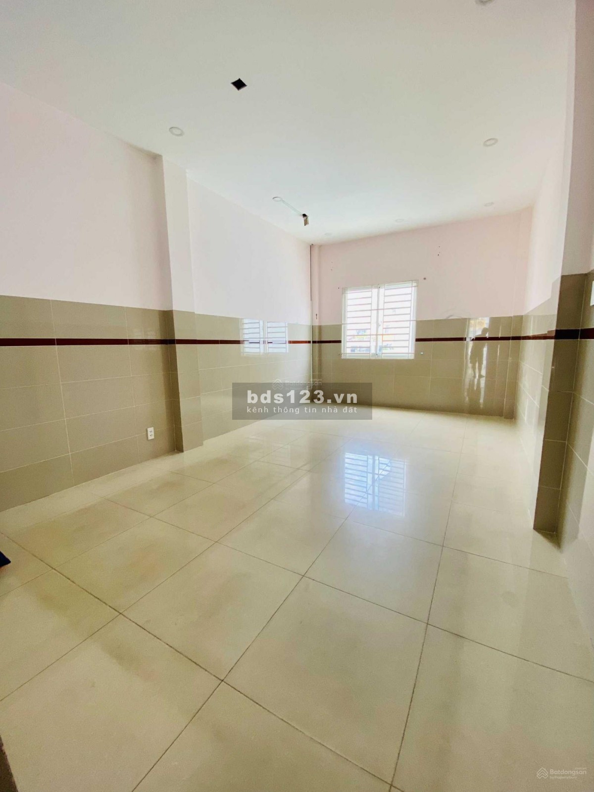 Cho thuê nhà mặt tiền đường Nguyễn Đình Chiểu, Phường Dakao, Quận 1, DTSD: 300m2. Giá: 75 triệu