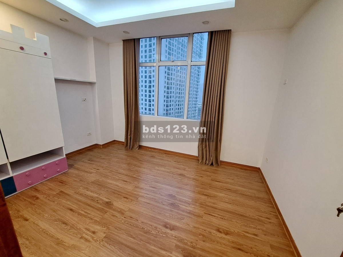 Chưa đến 2 tỷ có ngay căn nhà nhỏ xinh 5 tầng Phương Mai Đống Đa, diện tích 14M2, mặt tiền 2.7m