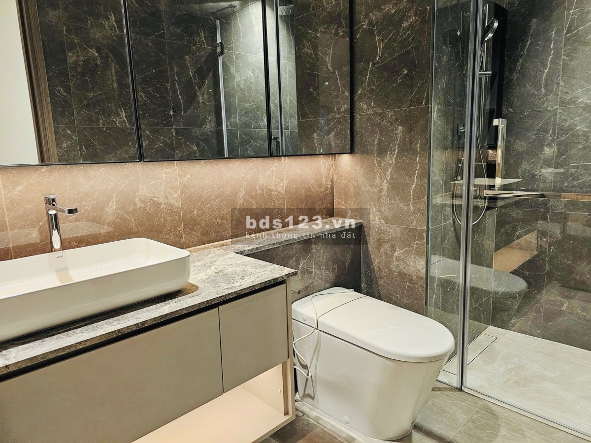 Cho thuê căn hộ 4 phòng ngủ Opera Residence Metropole