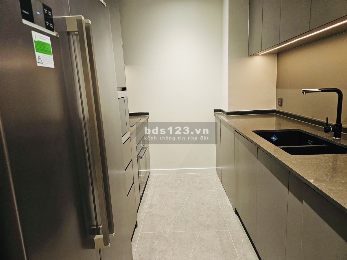 Cho thuê căn hộ 4 phòng ngủ Opera Residence Metropole
