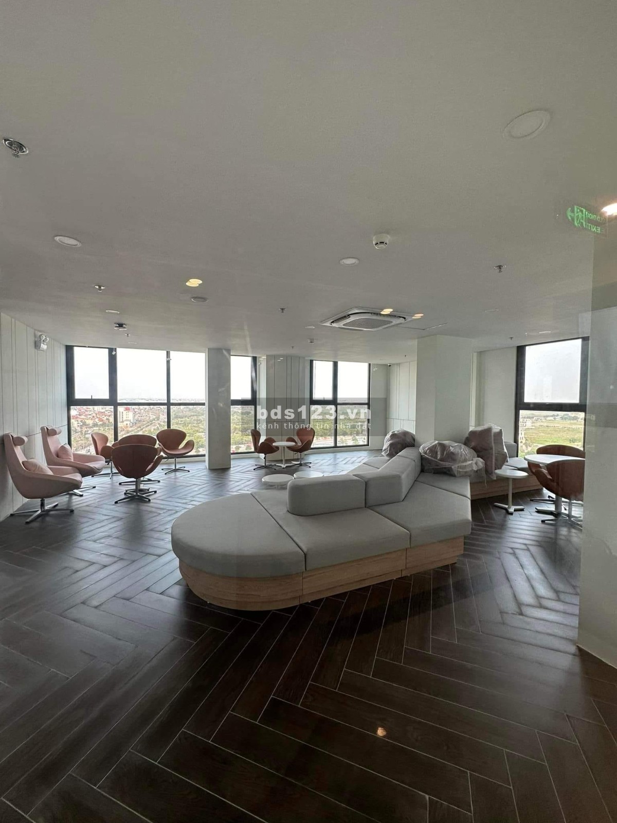 Cần bán gấp 3PN tòa P3 diện tích 100m2 giá 4,650 tỷ bao thuế phí - Pavilion Vinhomes Ocean Park