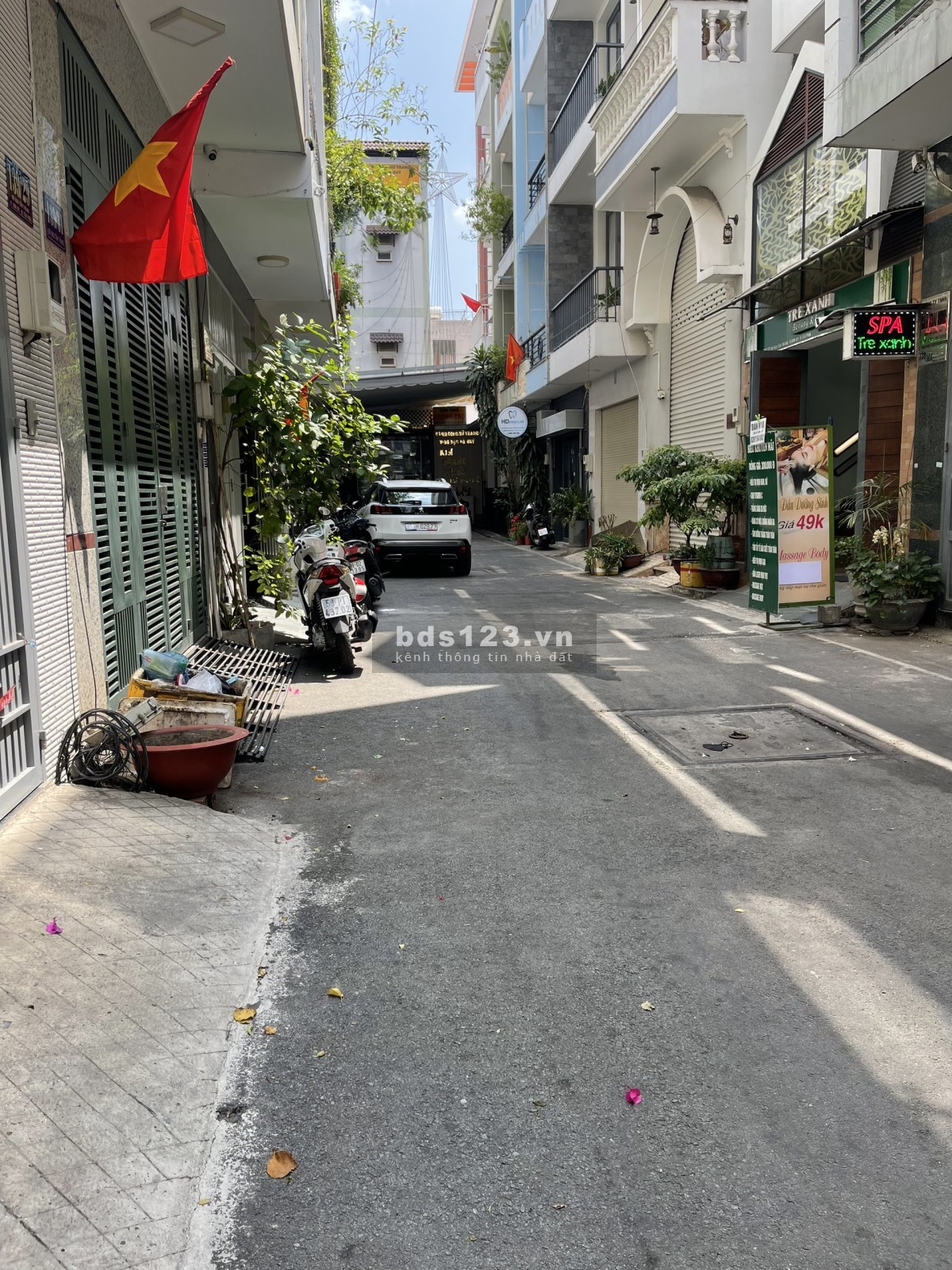 Giảm ngay 300 triệu, nhà 1 trệt 2 lầu hẻm VIP đường Bờ Bao Tân Thắng