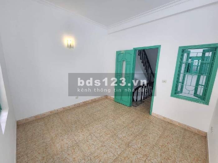 Bán nhà Tứ Liên, nhà dân xây còn mới, oto đỗ cổng, 75m2, 7.4 tỷ