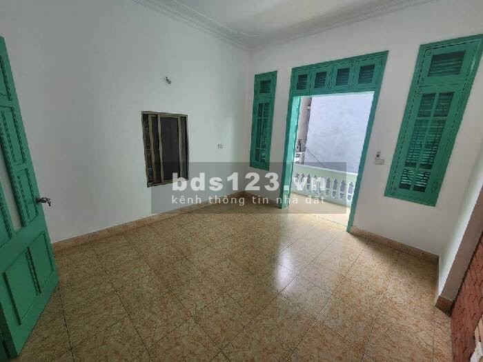Bán nhà Tứ Liên, nhà dân xây còn mới, oto đỗ cổng, 75m2, 7.4 tỷ