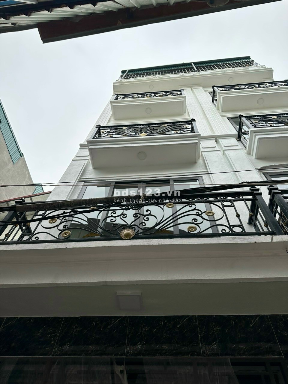 Bán nhà đường Di Ái, mặt ngõ thông, ô tô đỗ của, lô góc siêu thoáng, 32M2, giá 3.55 tỷ