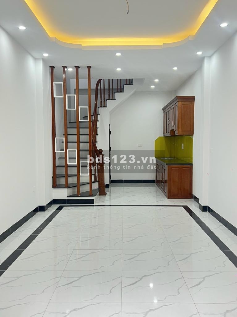 Bán nhà đường Di Ái, mặt ngõ thông, ô tô đỗ của, lô góc siêu thoáng, 32M2, giá 3.55 tỷ