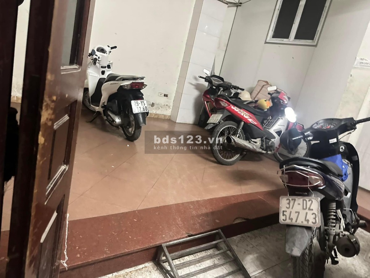 Bán chung cư Hoàng Đạo Thành, Thanh Xuân 65m, mặt tiền 5.2m, doanh thu 20tr/tháng chỉ 7.4T