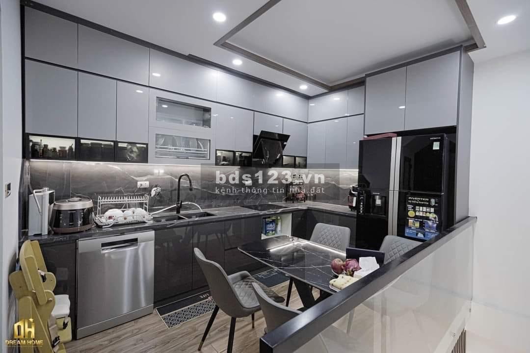 Bán nhà siêu đẹp phố Nguyễn Chính - Hoàng Mai, đường 5M ô tô đổ cửa. DT 40m2*6 tầng giá chỉ 8.15 tỷ