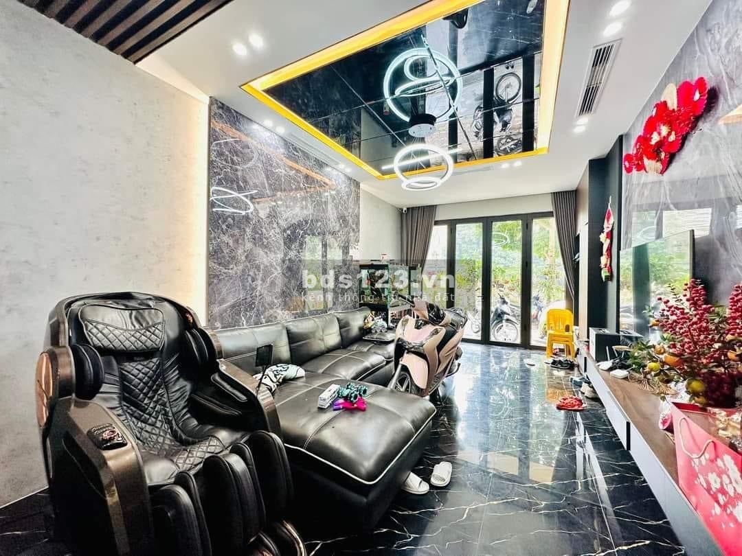 Bán nhà siêu đẹp phố Nguyễn Chính - Hoàng Mai, đường 5M ô tô đổ cửa. DT 40m2*6 tầng giá chỉ 8.15 tỷ