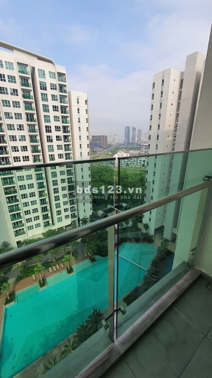 Cần bán căn hộ 3PN view ôm hồ bơi, tầng thấp giá bán 9.4 tỷ