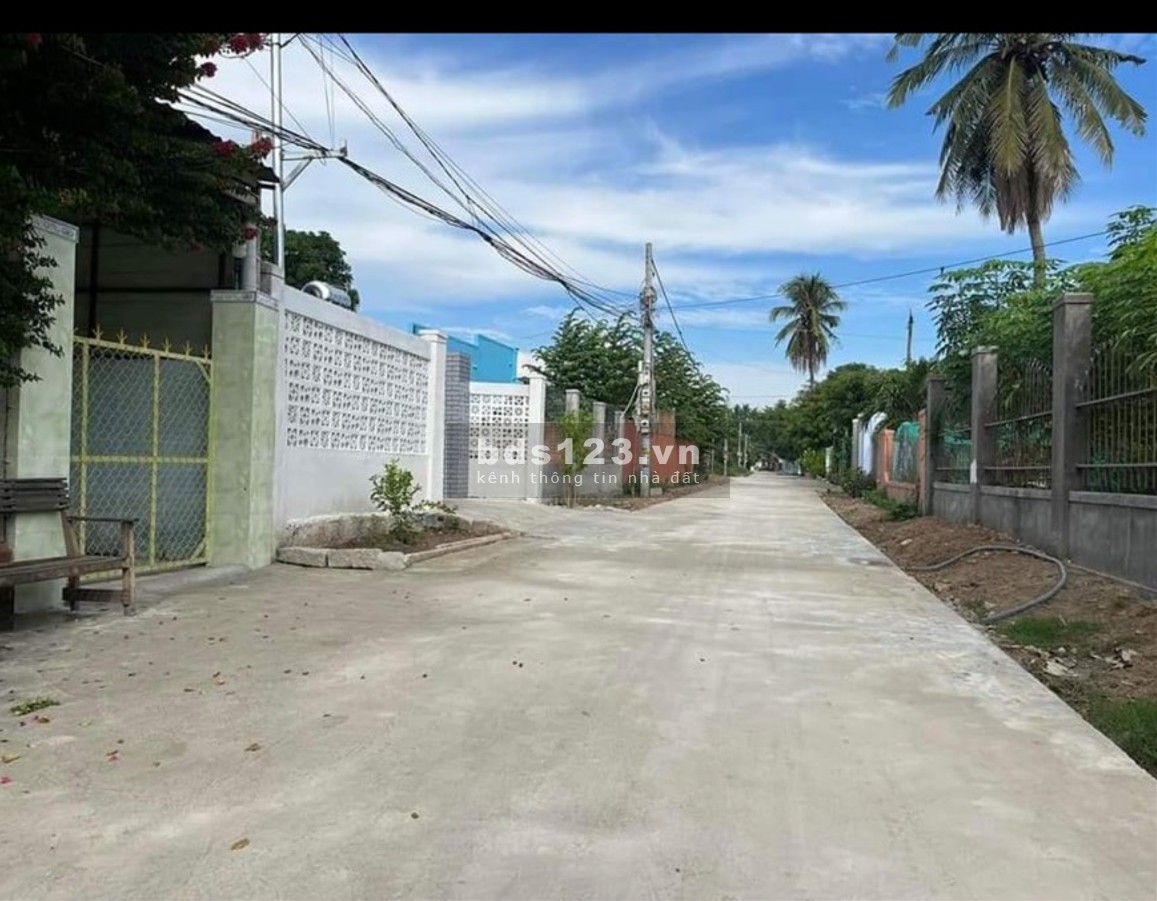 Đất thổ cư diện tích 97m2, giá 1tỷ3, vị trí đẹp, Tp. Cam Ranh