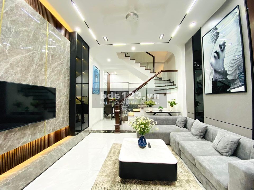 Bán nhà Tam Trinh, ô tô đỗ cửa, nhà mới ở luôn, diện tích 45m giá 4.x tỷ